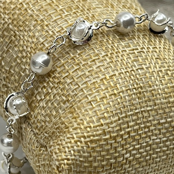 Vintage Silver Tone Pearl Bead Bracelet – 8" Length, Elegant Shine - Picture 9 of 13